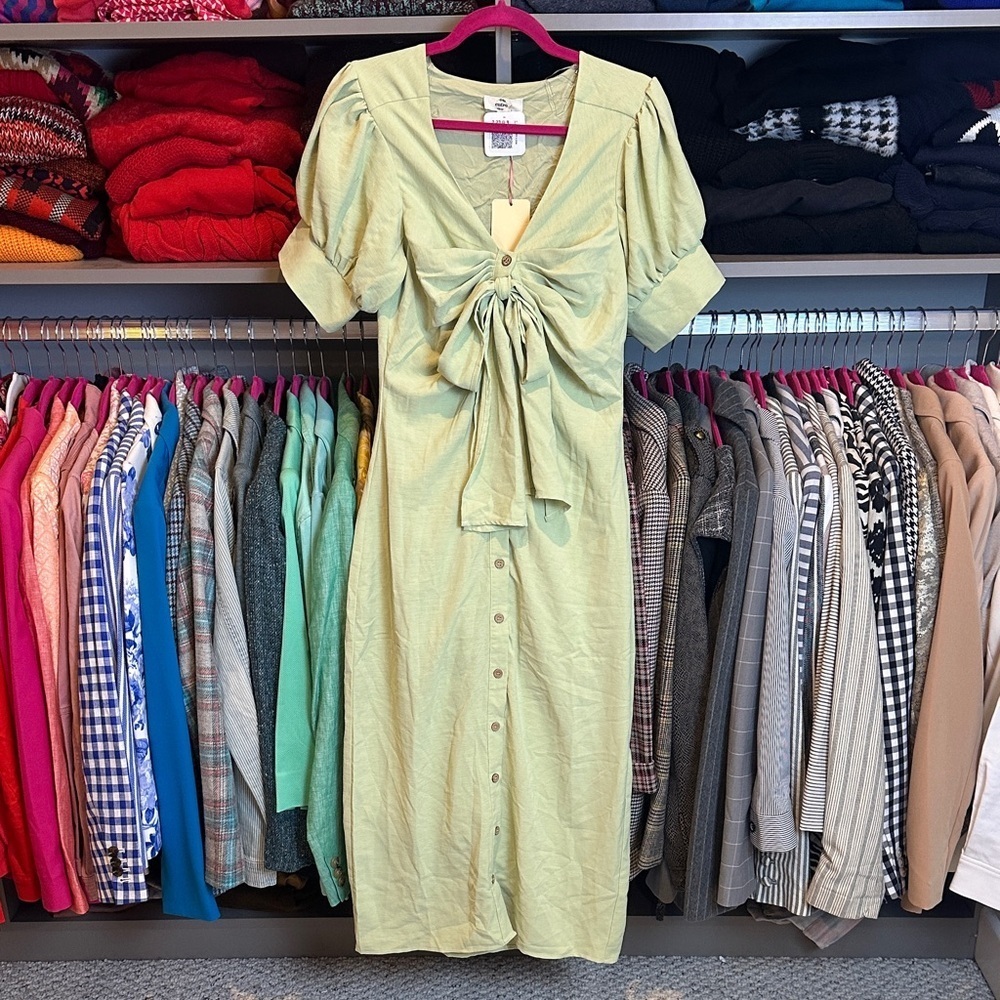 Entro lime short sleeve button down v neck front tie midi dress size S NWT